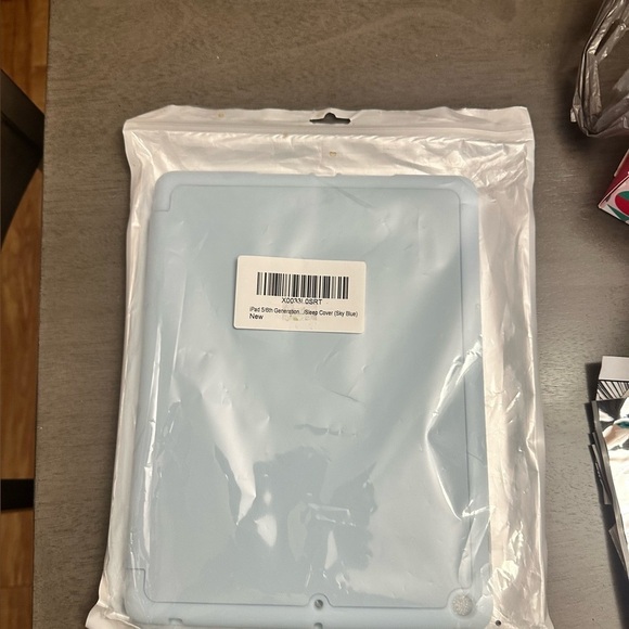 iPad Cover 5/6 Generation - Picture 1 of 2